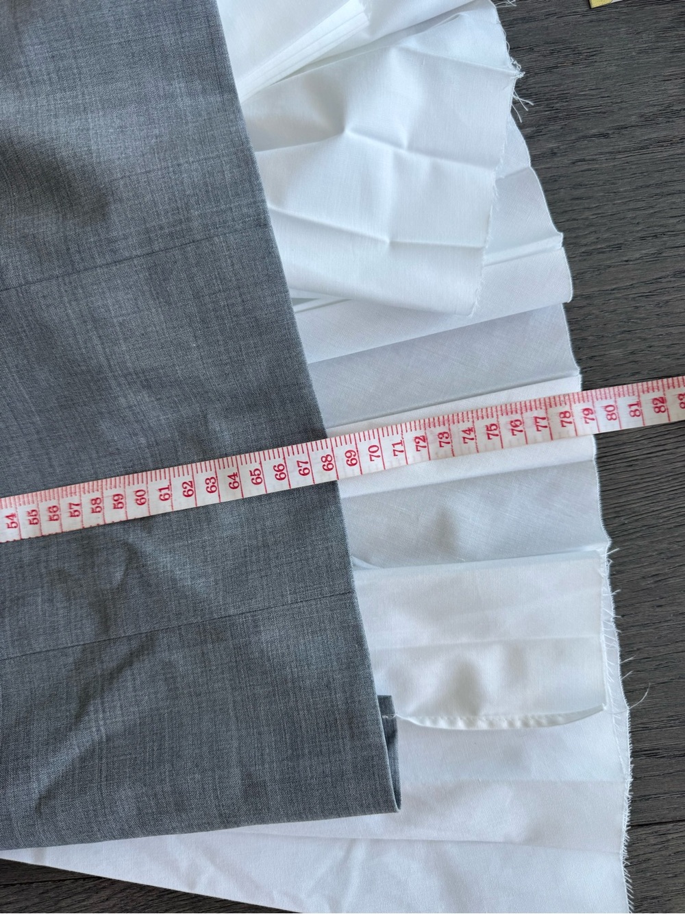 Sacai Two-Tone Grey and White Pleated Skirt - Picture 6 of 6